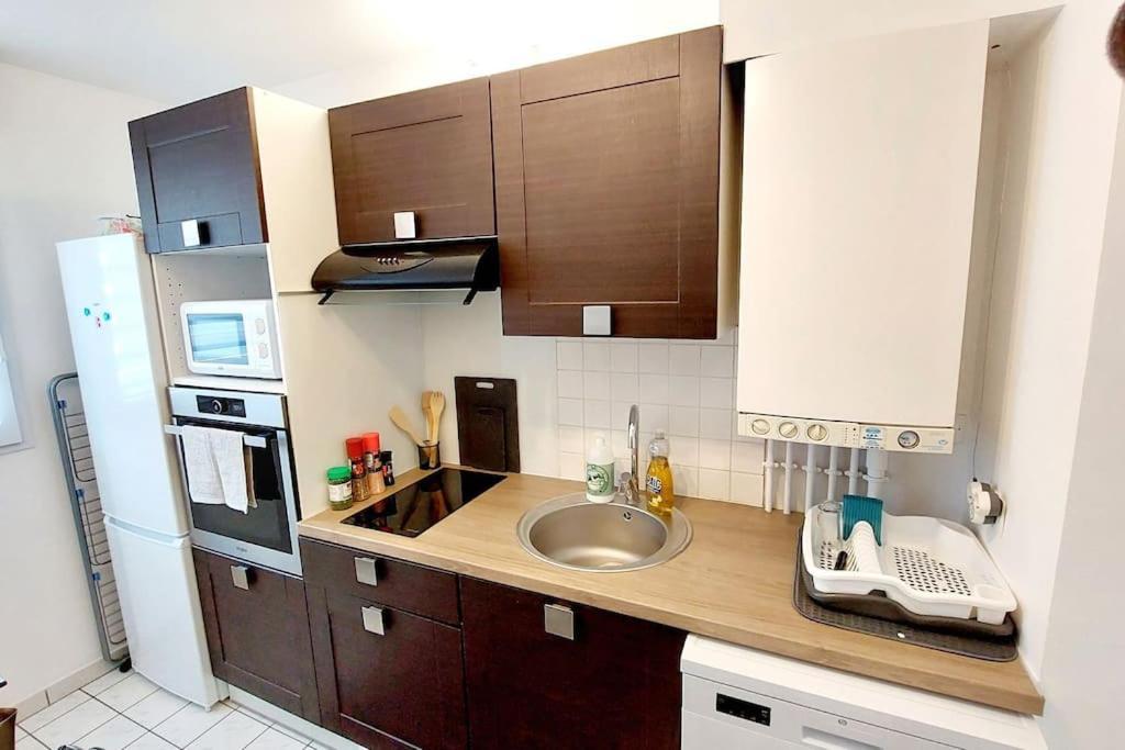 Cosy Home 2, 2 Chambres, 6 Personnes, 3 Min Gare, Parking Cergy Buitenkant foto