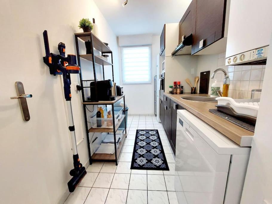 Cosy Home 2, 2 Chambres, 6 Personnes, 3 Min Gare, Parking Cergy Buitenkant foto